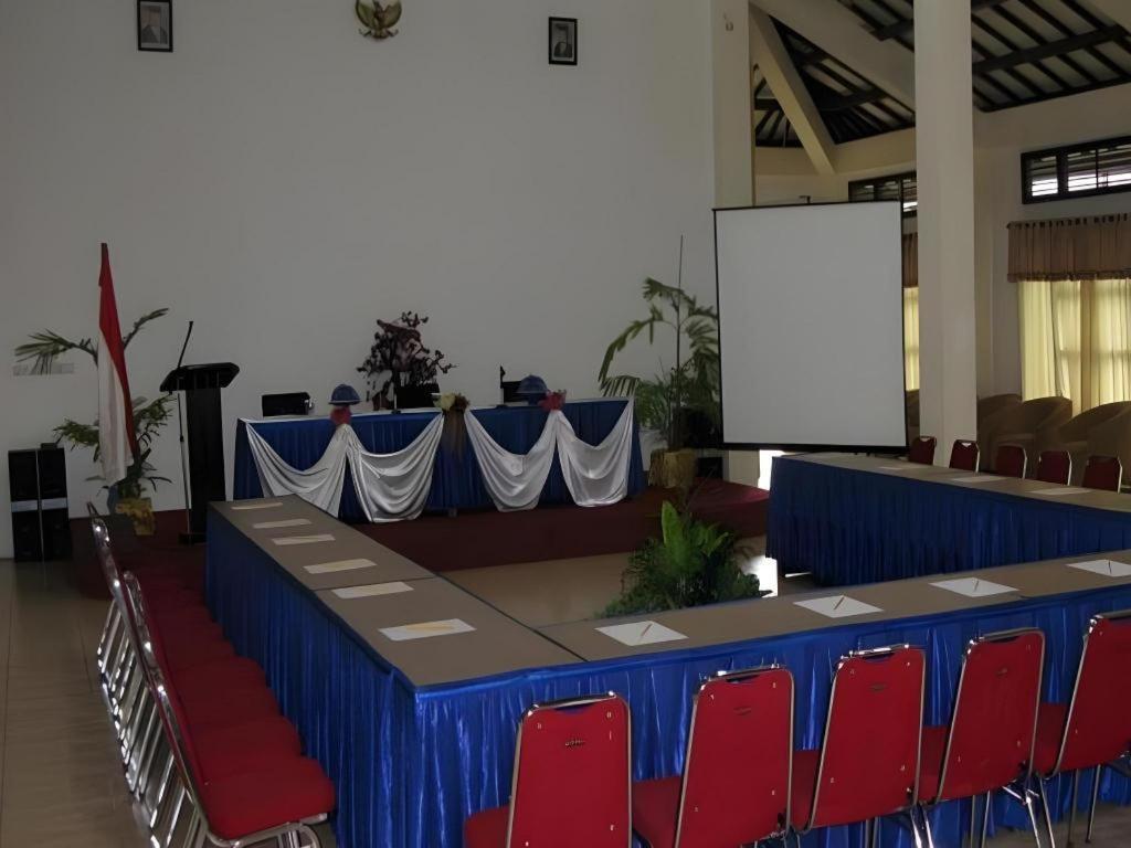 Wonua Monapa Hotel Resort Kendari Exterior foto