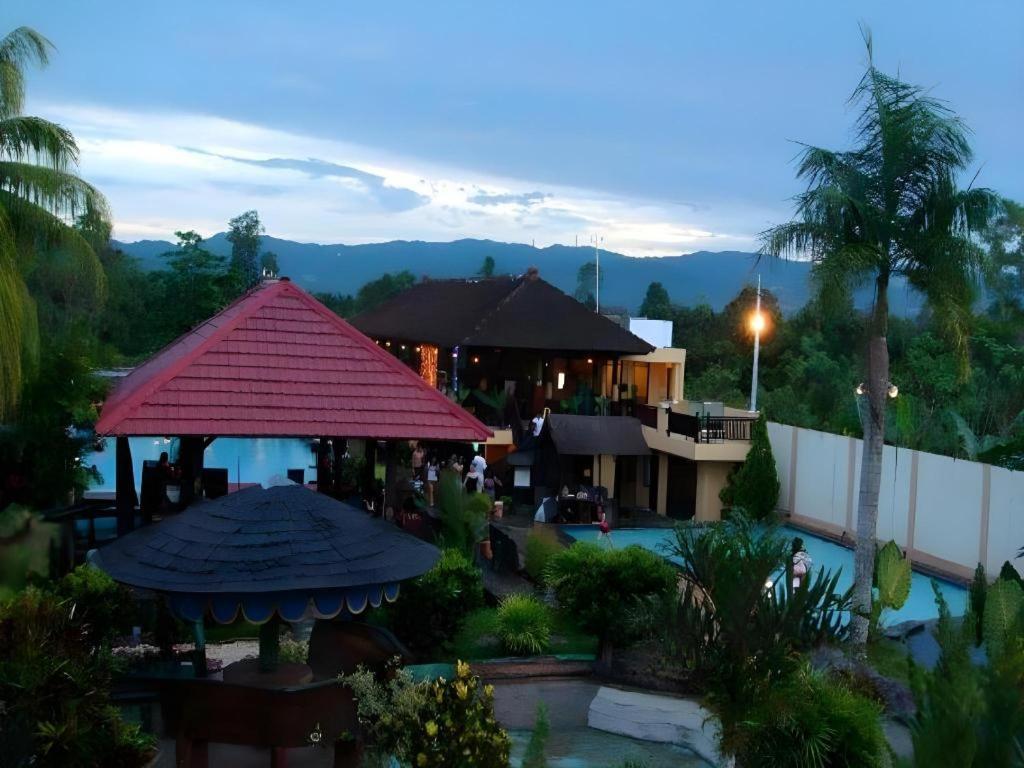 Wonua Monapa Hotel Resort Kendari Exterior foto