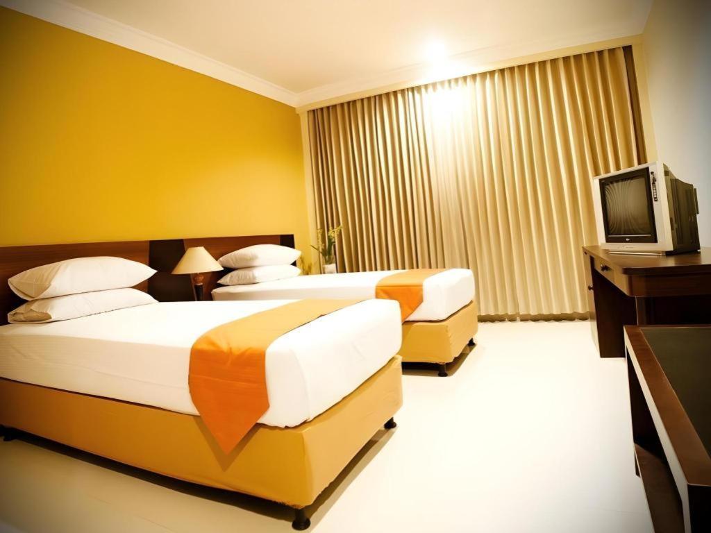 Wonua Monapa Hotel Resort Kendari Exterior foto