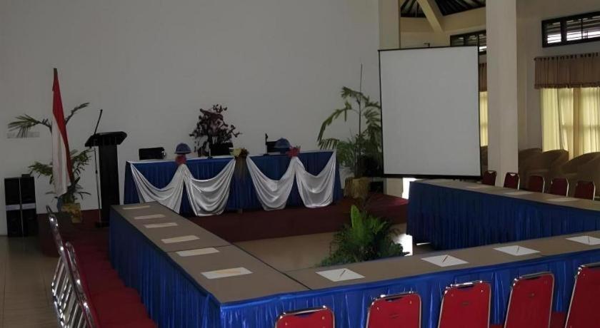 Wonua Monapa Hotel Resort Kendari Exterior foto